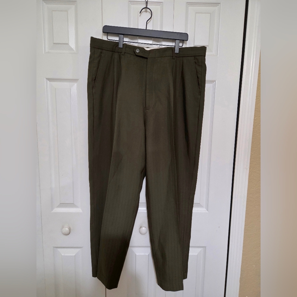 Luighi Balini Dark Olive Green Suit - Picture 11 of 14